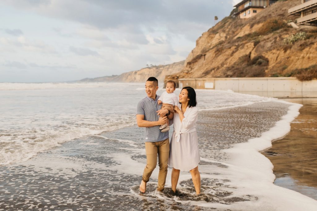 family at Scripps Pier photos