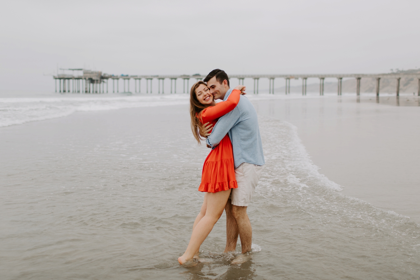 couple at Scripps Pier, La Jolla 