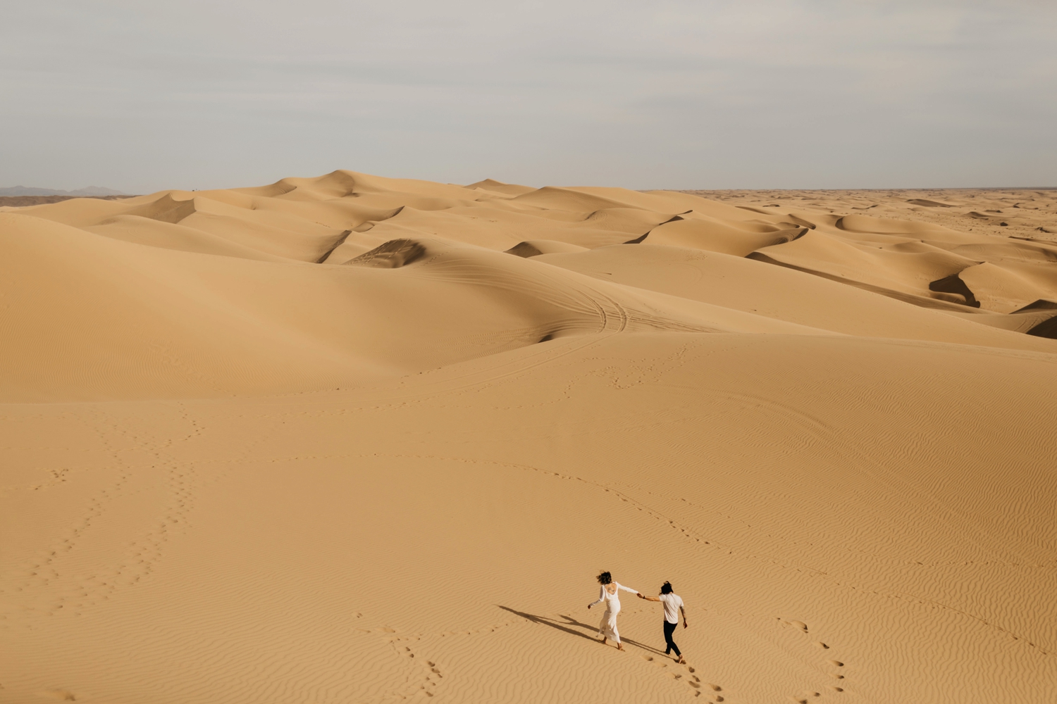 engagement shoot in sand dunes
